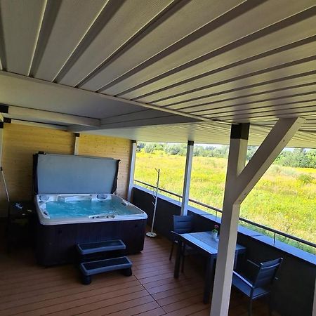 Apartament - Jacuzzi Жешув Экстерьер фото
