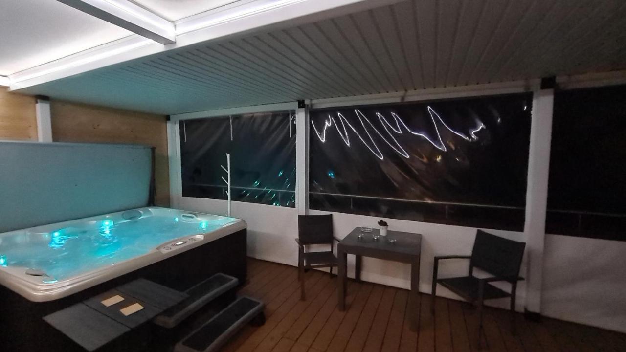 Apartament - Jacuzzi Жешув Экстерьер фото