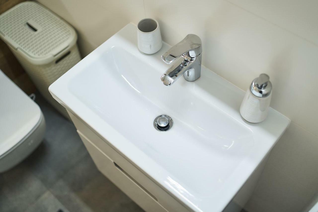 Apartament - Jacuzzi Жешув Экстерьер фото